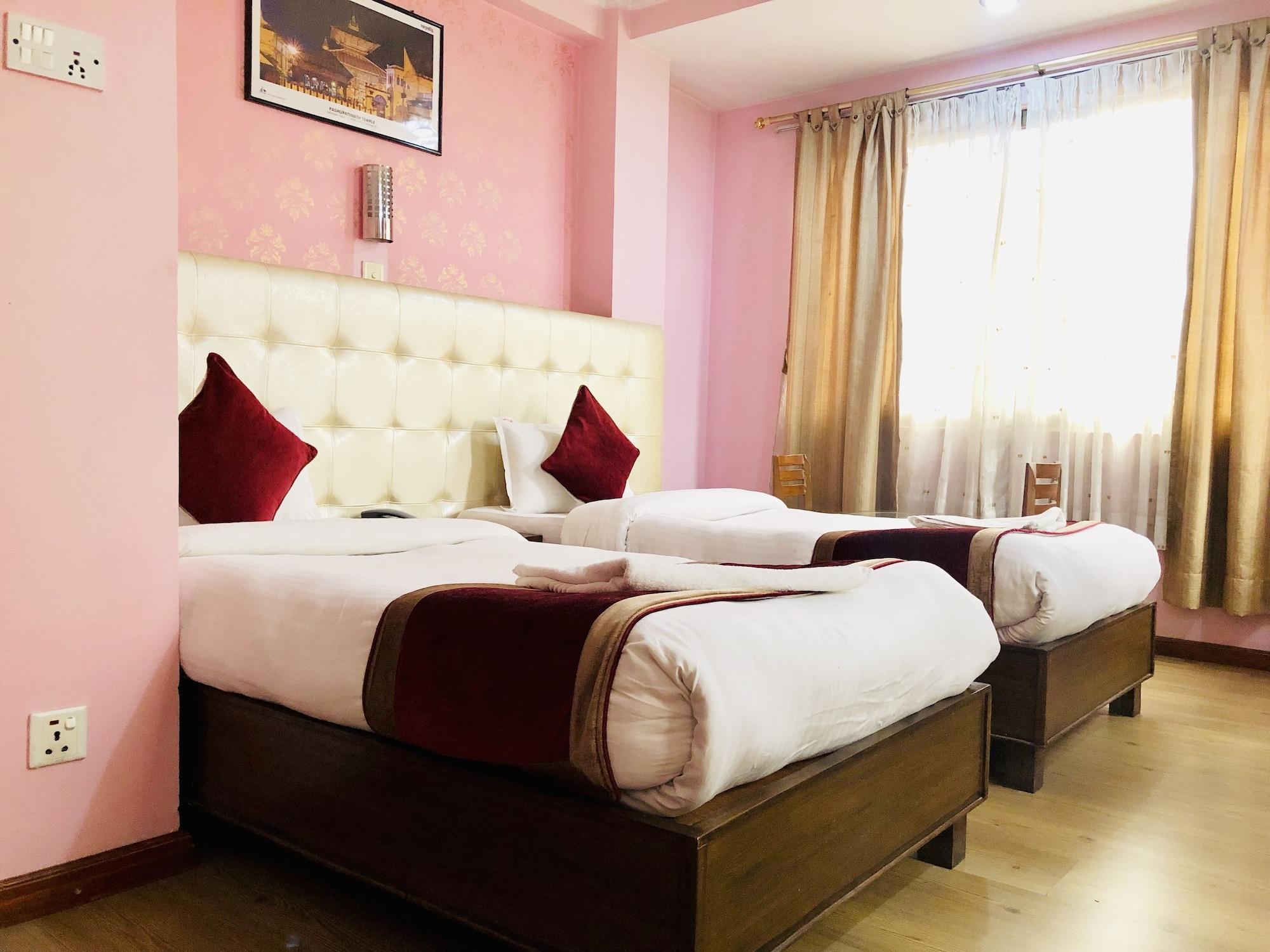 Backyard Hotel Kathmandu Bagian luar foto