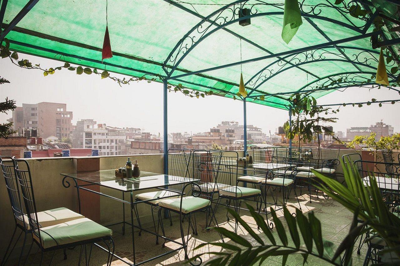 Backyard Hotel Kathmandu Bagian luar foto