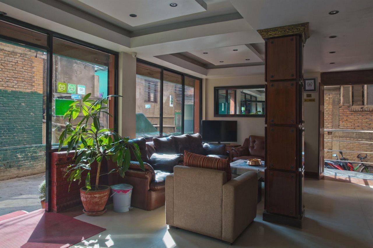 Backyard Hotel Kathmandu Bagian luar foto