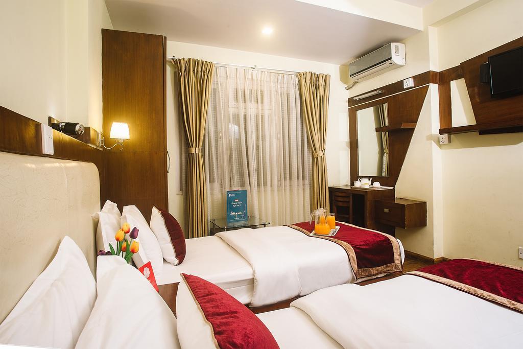 Backyard Hotel Kathmandu Bagian luar foto