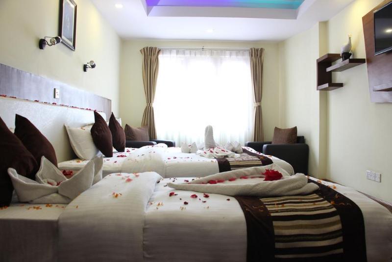 Backyard Hotel Kathmandu Bagian luar foto