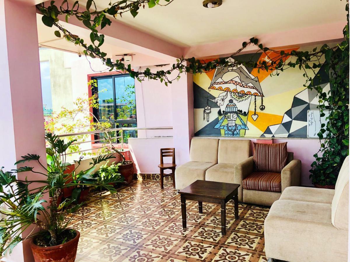 Backyard Hotel Kathmandu Bagian luar foto